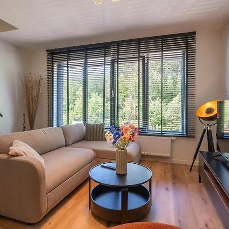 Beautiful And Spacious Renovated For 10 Сasa de vacaciones