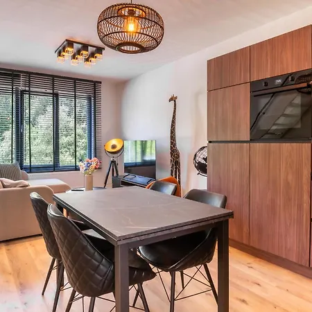 Beautiful And Spacious Renovated For 10 別荘 *