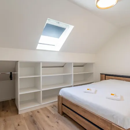 別荘 Beautiful And Spacious Renovated For 10 オステンド