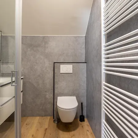 Beautiful And Spacious Renovated For 10 * オステンド