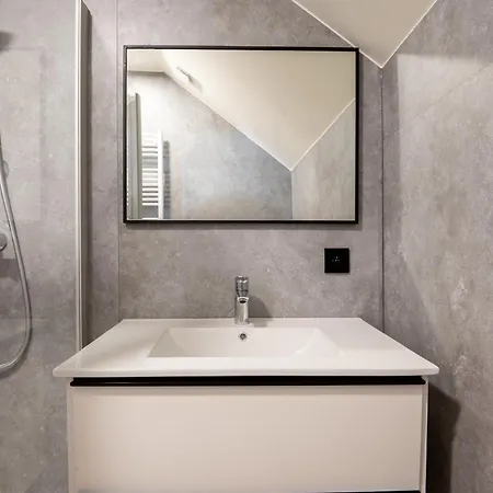 Beautiful And Spacious Renovated For 10 別荘 オステンド