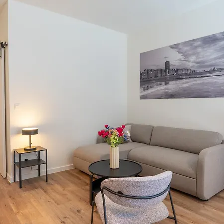 Beautiful And Spacious Renovated For 10 別荘 *