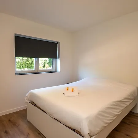 Beautiful And Spacious Renovated For 10 オステンド