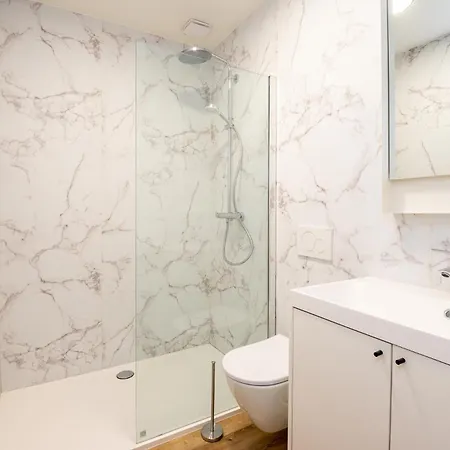 別荘 Beautiful And Spacious Renovated For 10 オステンド